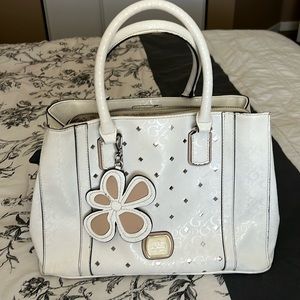 White Guess Bag